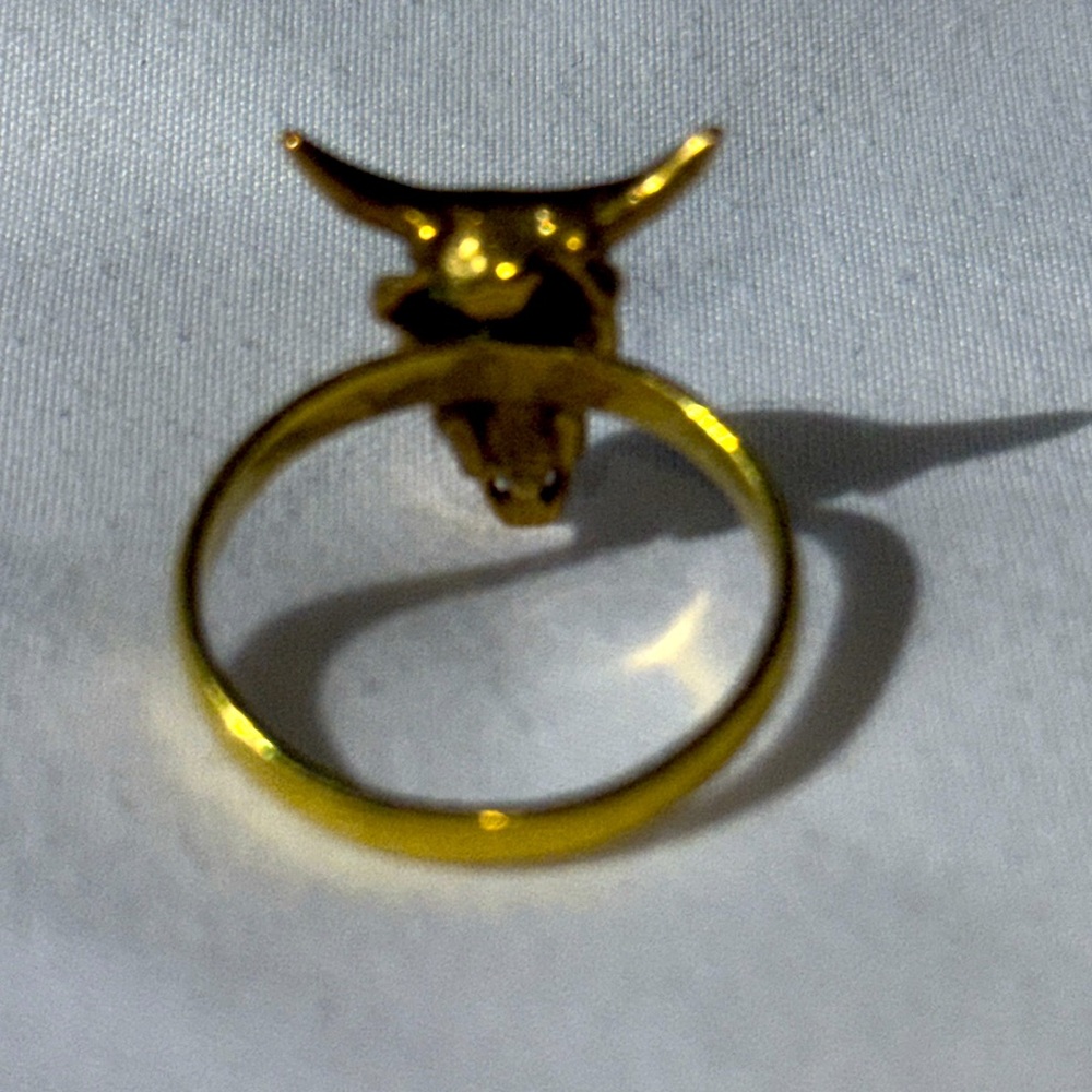 Gold Bull Skull Ring. Sz 8 - Picture 3 of 3